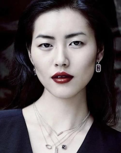 判断你是什么脸型?看这4点就清楚了,其中方脸最受争议