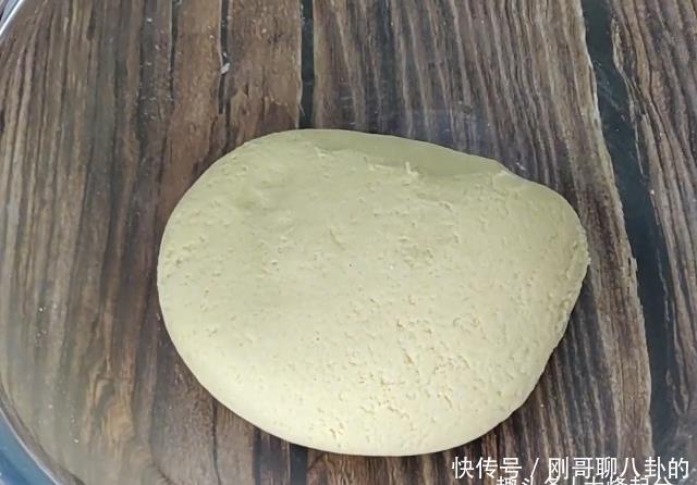 轻体|玉米面百吃不厌的做法，做法简单，美味又健康，很好的轻体美食