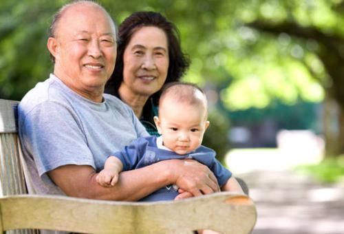 孩子|为什么很多的老人宁愿闲着, 也不帮子女带孩子 原因既无奈又暖心