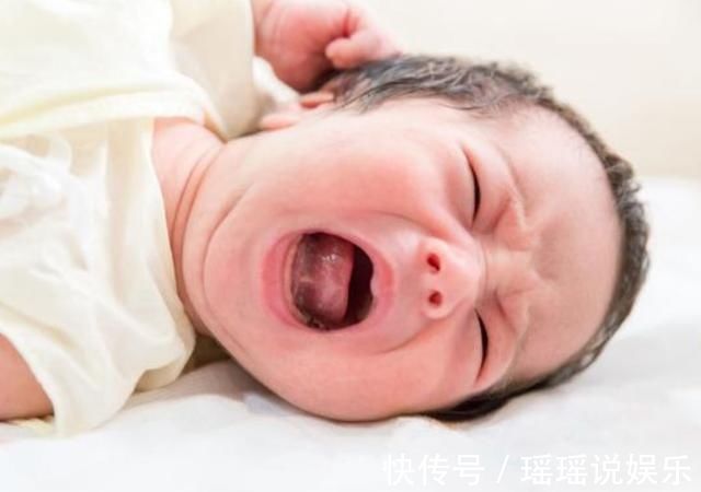 宝妈|“厌奶期”的宝宝不肯吃奶,宁愿饿着自己,是哪里出了问题?