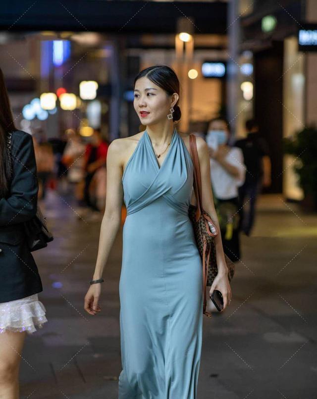 高跟靴 光彩夺目的连衣裙,显瘦好搭配,穿出华丽气质,心动了吗?