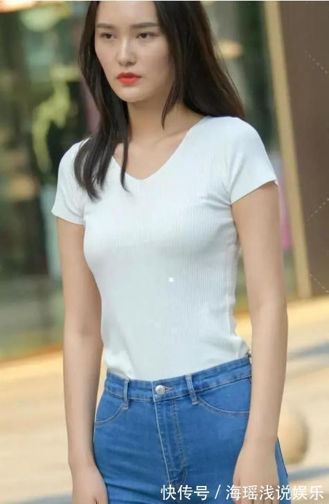 夏天 时尚白T搭高腰牛仔裤,满满青春活力感,打造少女气息