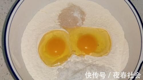 蛋黄液|免揉面包懒人做法,不用揉面,不揉手套膜,出炉柔软又拉丝,真香