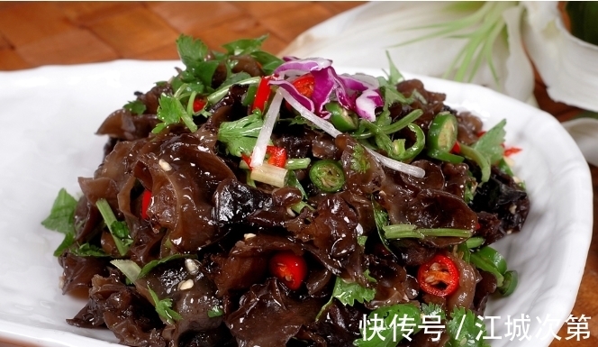 内科|常吃黑木耳好处多，燃烧脂肪利减肥，还能提高免疫力