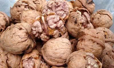 核桃中被人们扔掉的部分,泡水喝避免起夜、改善睡眠效果喜人