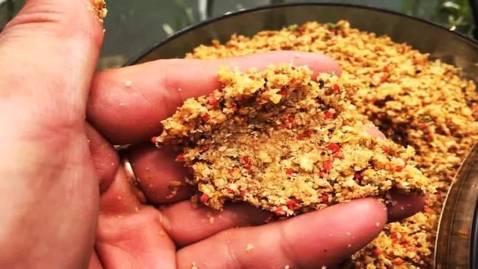 饵料|一顿饭换来的饵料配方,比老三样还好用,今天分享给钓友