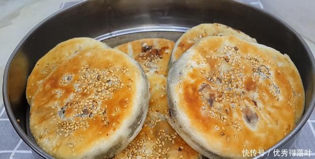 烧饼这样做才香酥,锅里烙一烙,比买的还好吃,咬一口就香酥掉渣