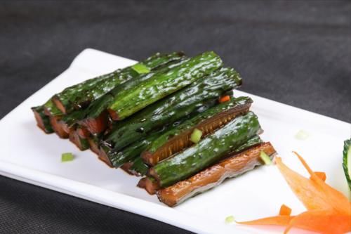 腌黄瓜|腌黄瓜,切忌直接用盐杀水,多加1步骤,咸香入味,吃起来嘎嘣脆