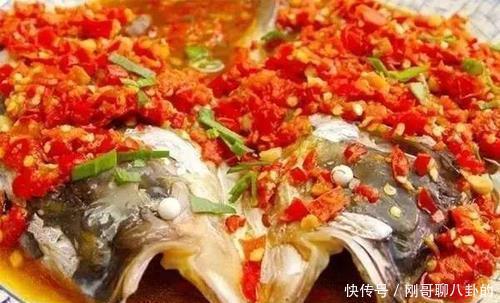 简单又好吃的菜肴，三鲜蒸排骨、油爆大虾、剁椒鱼头，自己也能做