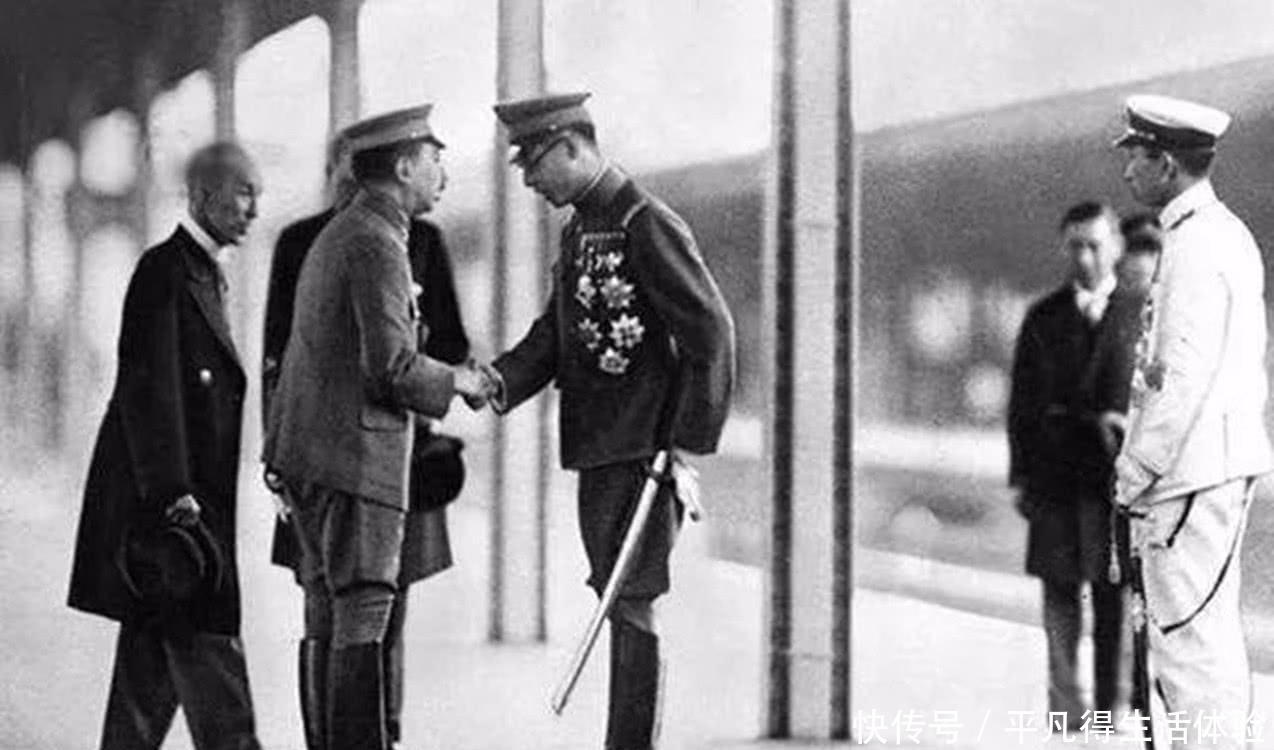 紧张|日本人给溥仪的弟弟娶了个日本女孩,女孩怀孕后,溥仪感到很紧张