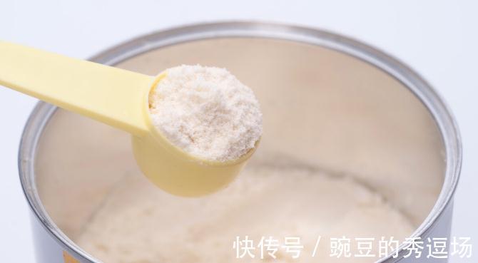 鲜牛奶|奶粉和牛奶哪个营养更好?老年人想补钙,应该怎么选?