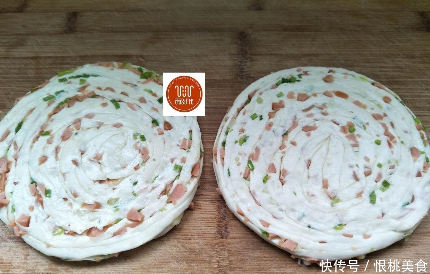 我家葱油饼都不用发面,做出来酥脆香软,比外面手抓饼还好吃!