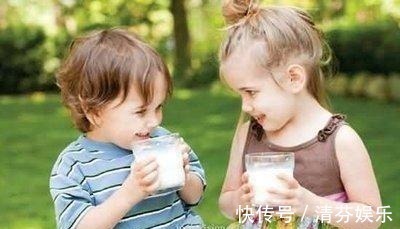 孩子|兄妹俩人一个每天吃钙片,一个每天喝牛奶,三年后差距显而易见
