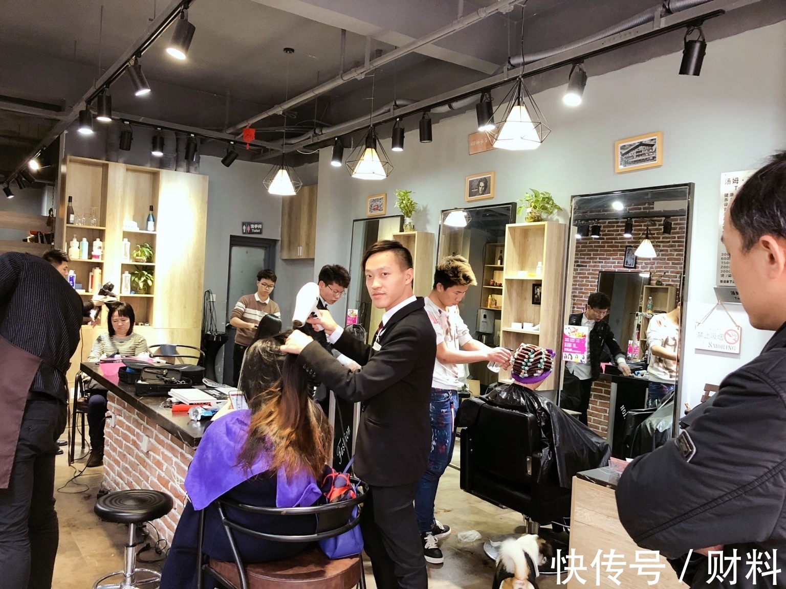 理发|顾客去快剪店居多,去理发店的人却比较少,仅是价格便宜吗?