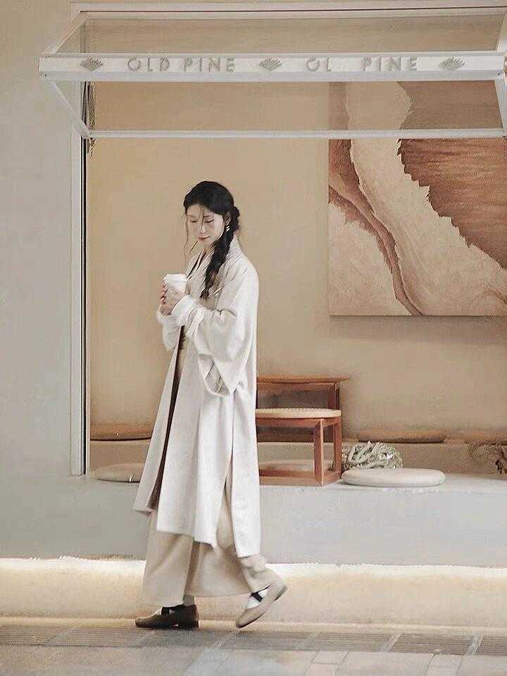 交领|冬季汉元素搭配,日常休闲气质温婉,出街就是最靓的女