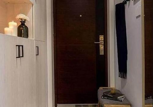 邻居家|客厅和阳台要不要做隔断?看完邻居家装修,后悔我家装早了