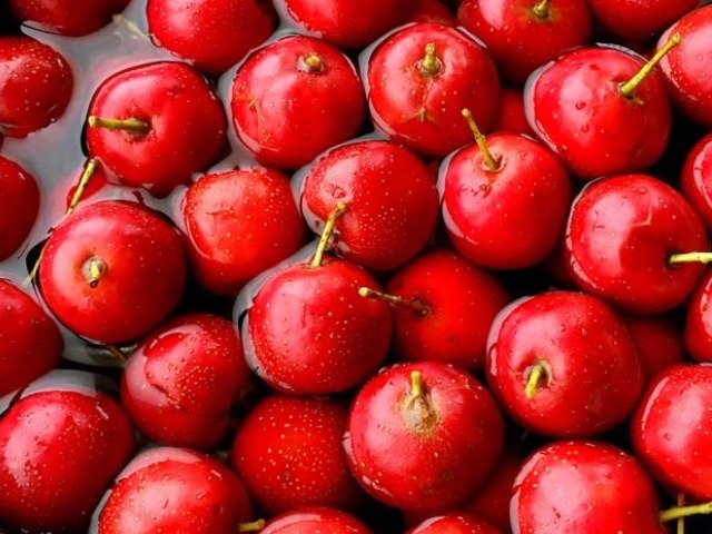 蔓越莓|女人来大姨妈的时候,4种水果使劲吃,不仅刮油还可以清理子宫