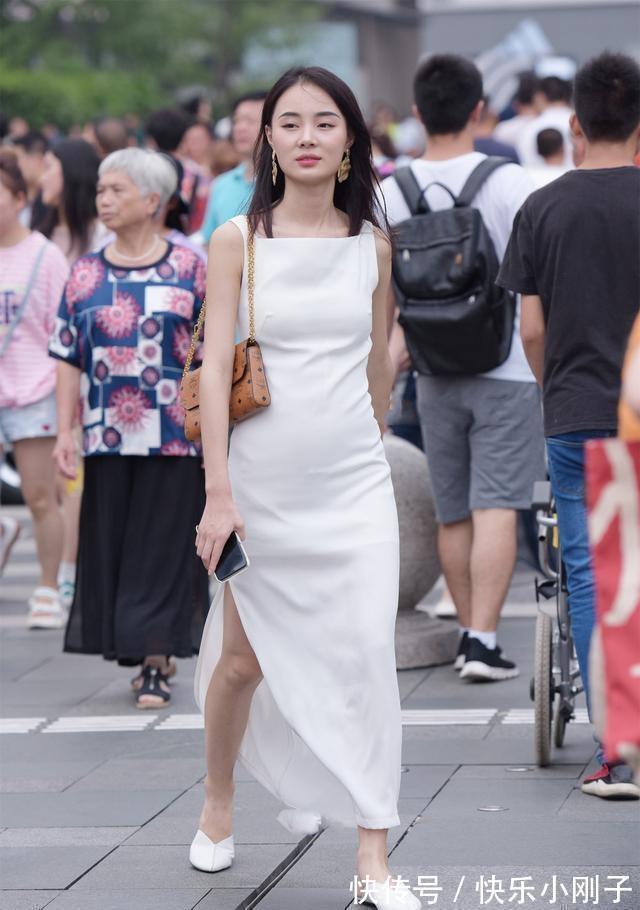 连衣裙 连衣裙穿搭还可以拉长脖颈，层次分明气质出众，总有一款适合你