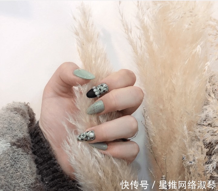 超有名媛范儿的甜美小香风美甲,精致不浮夸,千万别错过