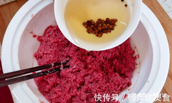 牛肉|夏季少吃鸡鸭鱼肉，多给孩子吃牛肉，营养不上火，蒸包子吃真香！