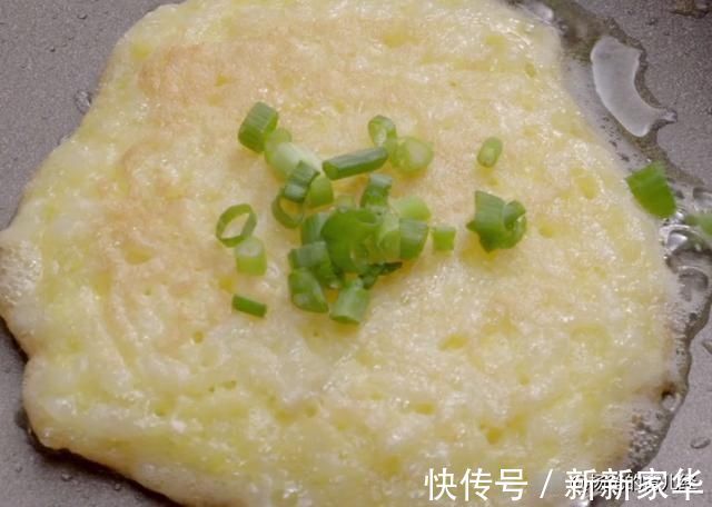 柠檬汁|白米饭的美食新吃法，搭配鸡蛋一拌一煎，营养又解馋，孩子特爱吃