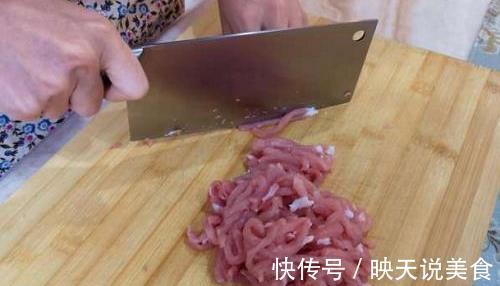 难怪大厨们炒的青椒肉丝那么好吃，原来是有窍门的，谁都能学！