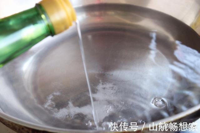 二姐|做莲藕,牢记不能直接下锅,大厨教您一招,莲藕脆嫩还不发黑