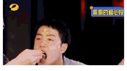 耶啵|吃货耶啵上线,王一博吃东西嘴里鼓鼓囊囊好像一只小松鼠!