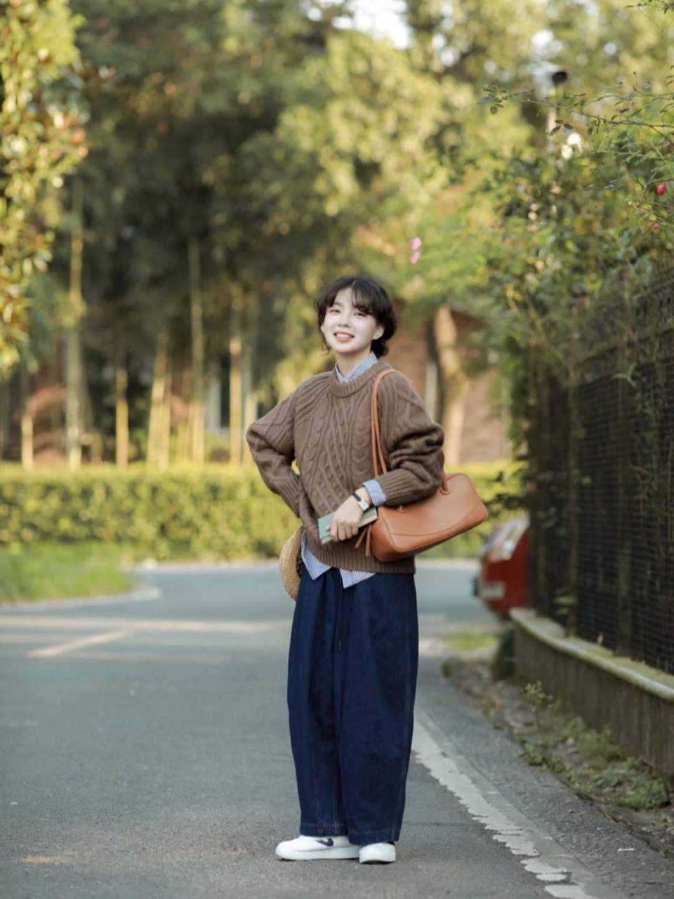 咖色|小个子女生不露腿穿搭法来喽!又美又可爱,软糯效果真的超减龄