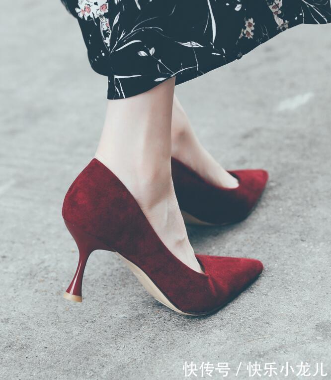 女人 35岁怎么穿衣更有时尚气质,这样搭配更女人、更有可爱气息