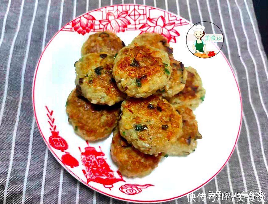  莲藕不凉拌不煲汤，换个做法，平底锅一煎，简单又营养，儿子爱吃