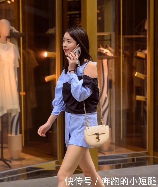 街拍:成熟丰满的小姐姐,这样穿更显女性魅力
