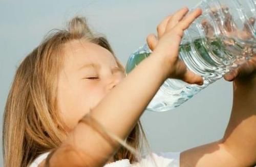 肝脏有问题|肝脏出了问题,常伴有3种“征兆”,发现1个肝脏也能感谢你!