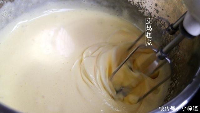 蛋黄小饼干|不用一滴油,教你做鸡蛋小饼干,只需3种食材,口口香又酥