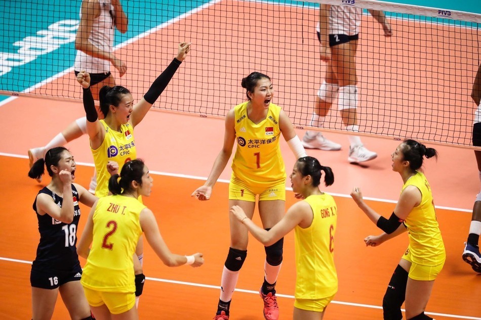 中国队|输球又输人!中国女排3-0美国,郎平暴怒