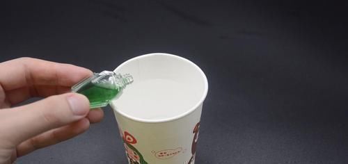 风油精|你家有风油精吗？这个用途太聪明了，一年能省不少钱，涨知识了