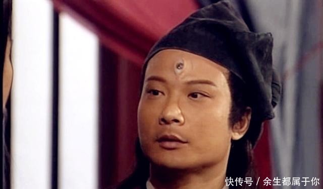 封神演义中,杨戬两次去火云洞见三皇,为何唯独轩辕黄帝不说话!