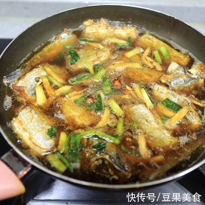 菜花|#助力高考营养餐# 高考晚餐5菜1汤真不赖，鸡腿焖饭香喷