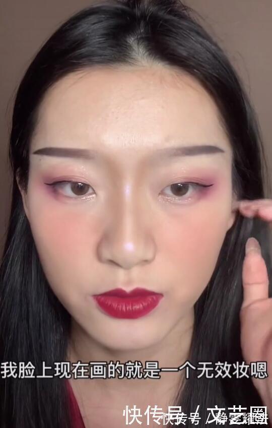 丝丝沈|美女网红嘴唇肿得像香肠五官比例失调,被嘲整容过度像刘梓晨孪生妹妹