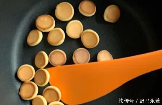 在家自制奶油鸡蛋小饼干,不用烤箱不用油,一口平底锅轻松搞定!