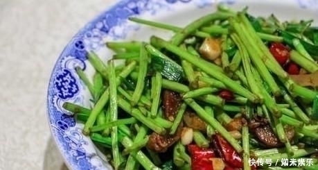 野菜|五月宁可不吃肉，也要给孩子吃这种野菜，钙含量是牛奶的好几倍