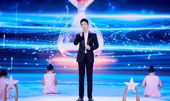 肖战空降《演员》决赛,观看人数飙升千万，国内外粉丝热泪盈眶