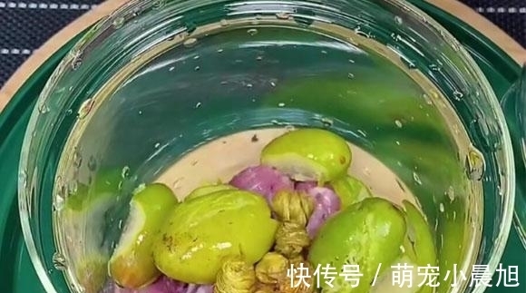 青榄|平时多给家里的“顶梁柱”喝这汤,几样食材简单一煲,润喉又下火