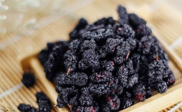 黄金|以下3种水,被称为“黄金水”,男人每天喝一杯,激活“荷尔蒙”