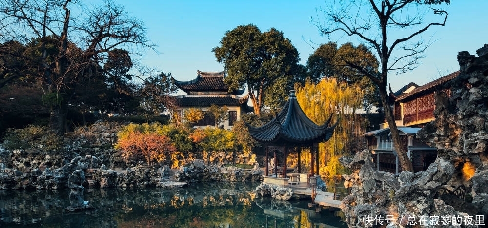 乾隆皇帝|皇帝游园提笔写下三字，状元看到嫌弃太俗，讨要一字后却流传至今