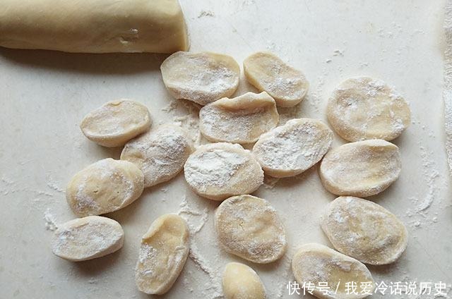 入秋,别忘了吃这馅的饺子,1元一斤,软糯鲜美,我家隔三差五做