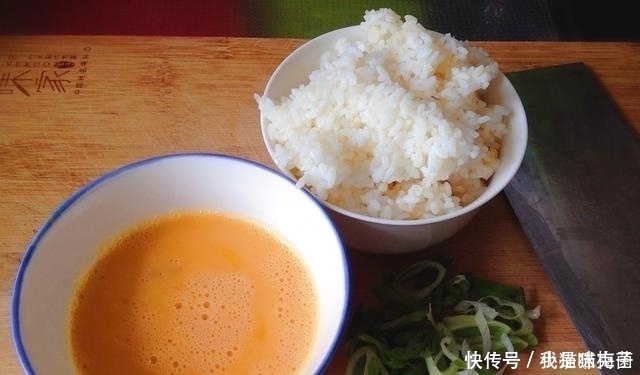 鸡蛋炒饭是先炒鸡蛋还是炒饭,教你正确的方法,米粒清,太香了