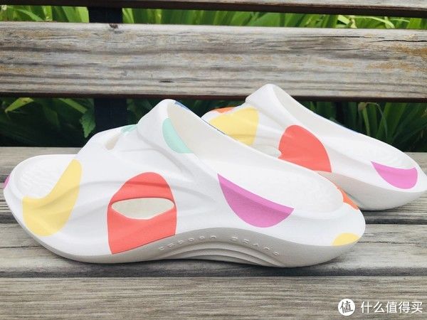 ev生活好物 篇二:咕咚运动舒缓拖鞋太适合运动后穿了,穿上,整个身心得到放松