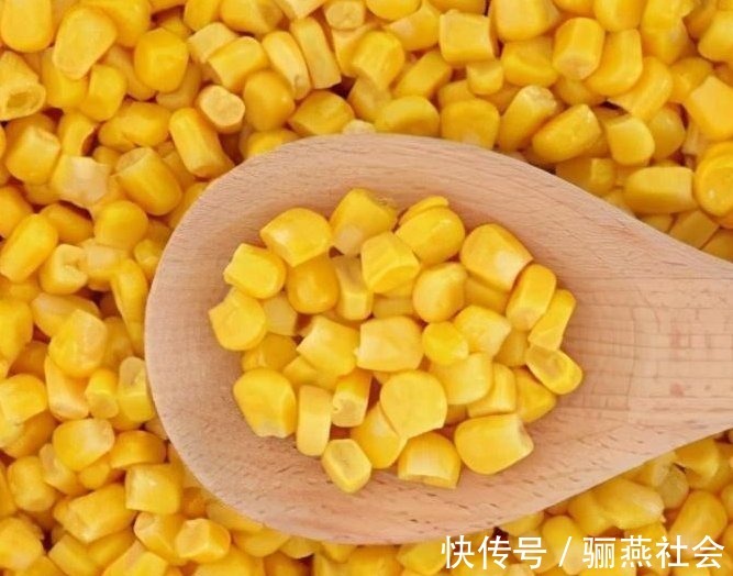 饵料|不给渔具店1分钱,忍痛分享3款自制打窝米,诱鱼效果超强