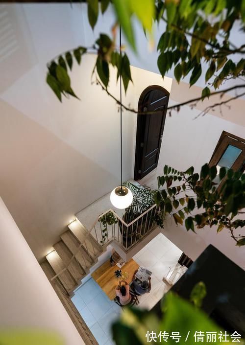 餐厅|一家3口卖掉城里房子,回农村花2年建栋复式,现在的家又大又舒服